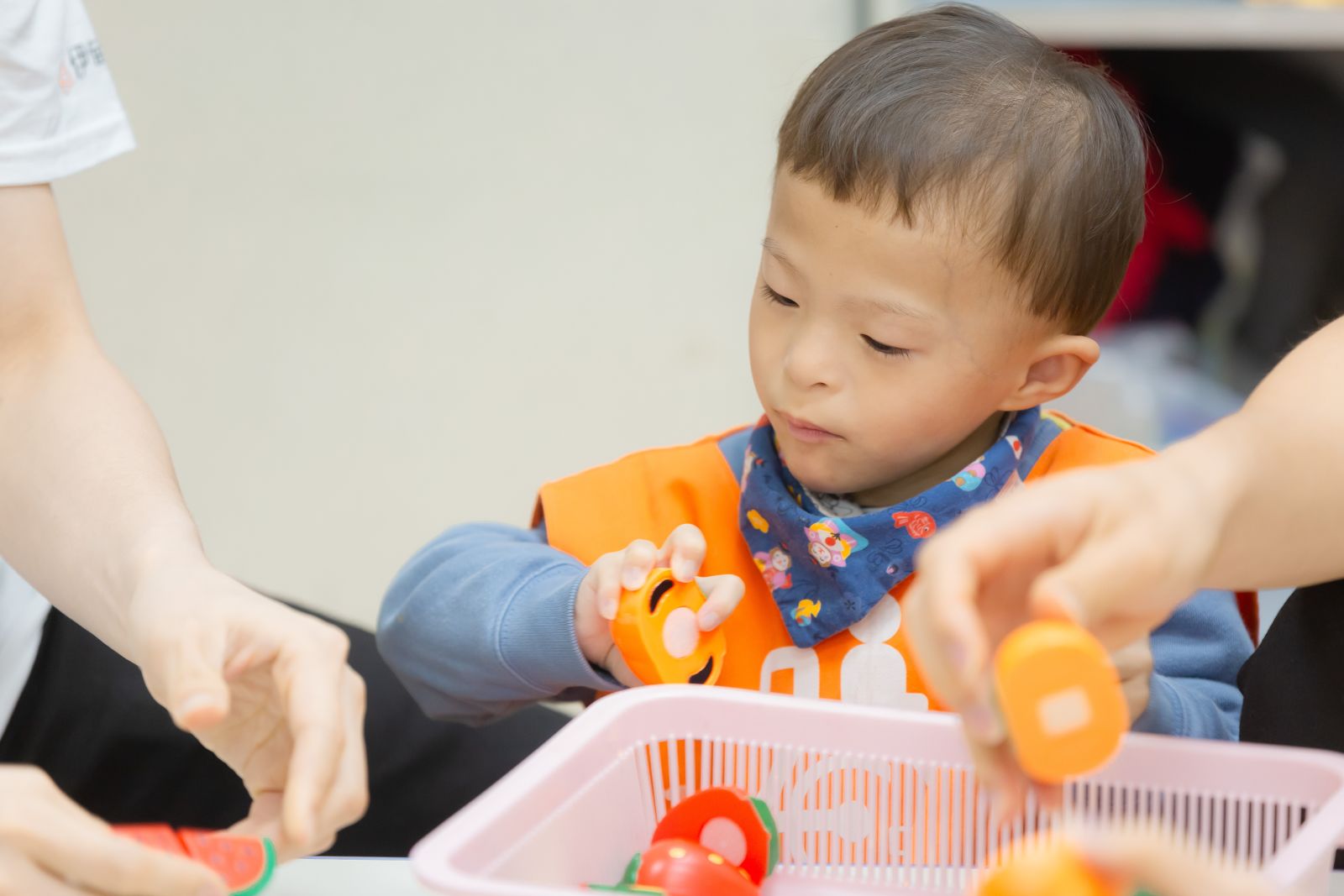 3歲的宸宸，是個勇敢小鬥士，早產出生時才400多公克，在加護病房的保溫箱裡，住了長達4個半月，才脫離呼吸器順利出院。