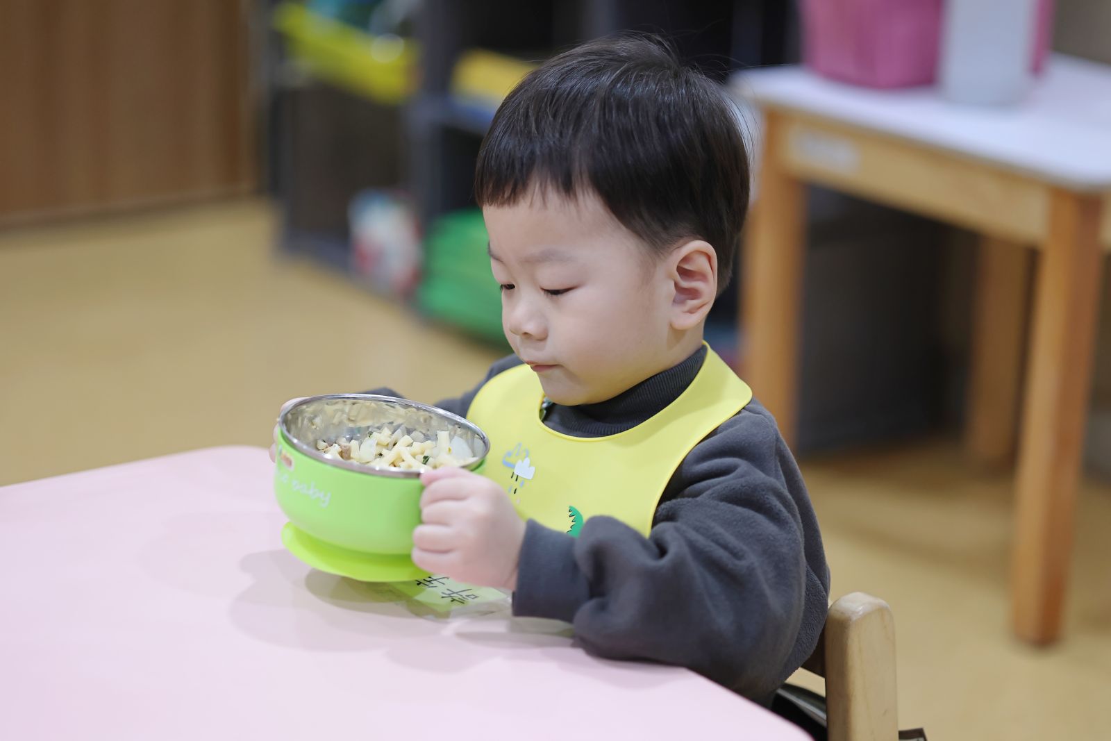 「吃飯」只是每天再平常不過的小事，但對慢飛天使小豆子來說，經過半年的不斷練習。