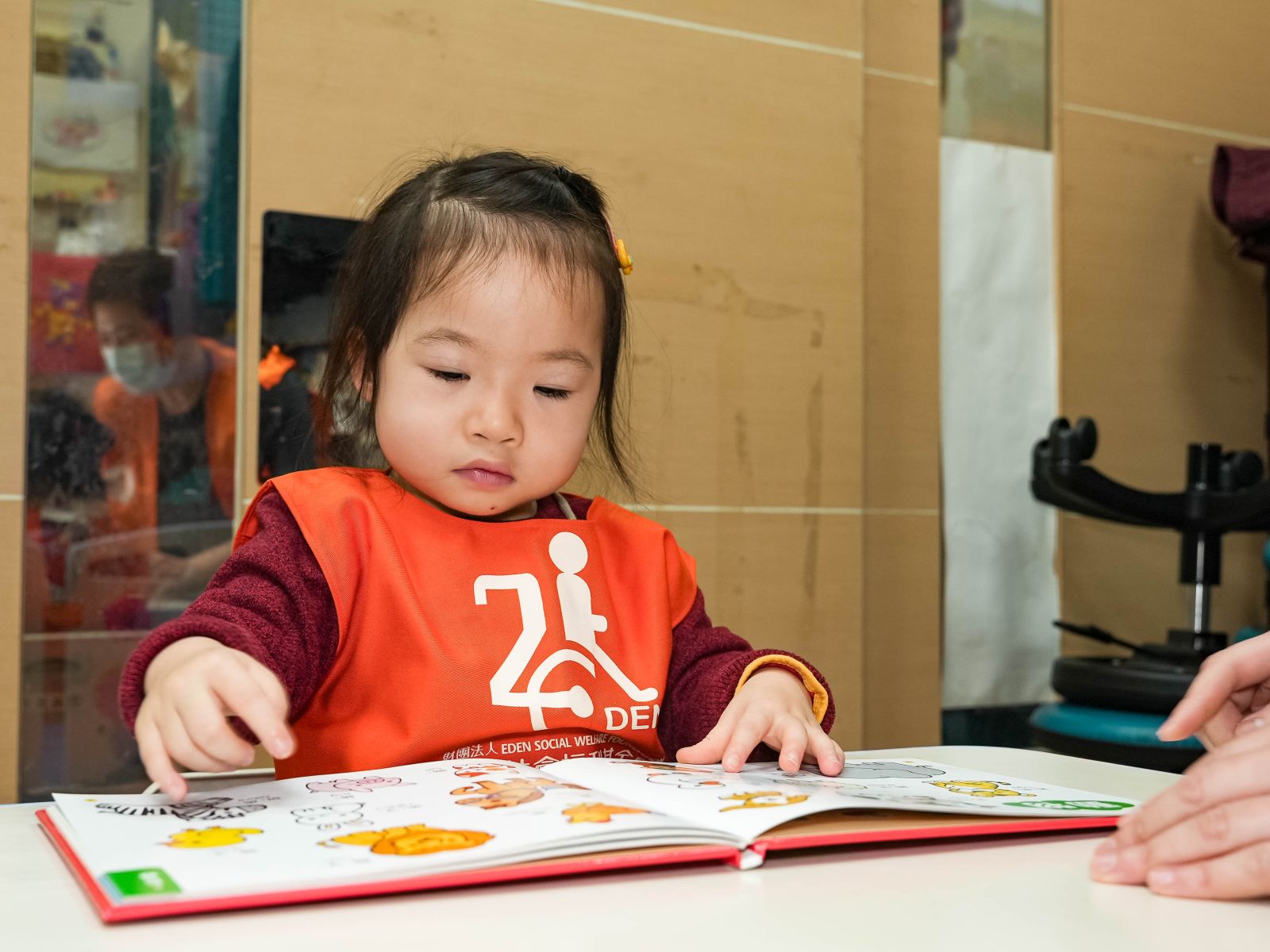 罕病兒小芯熬過癌症化療，努力接受早療、穩定學習！